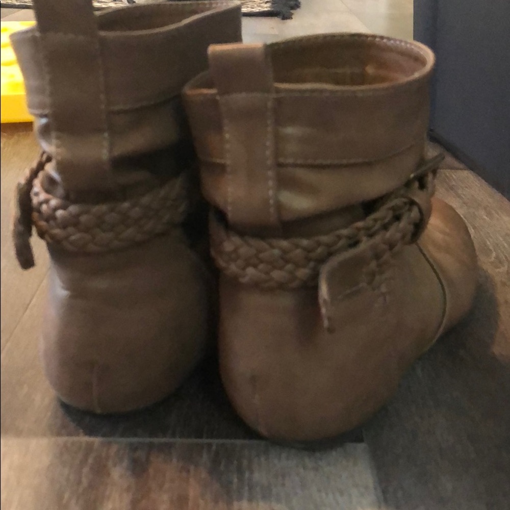 Fall bootie 👢 - Picture 2 of 2